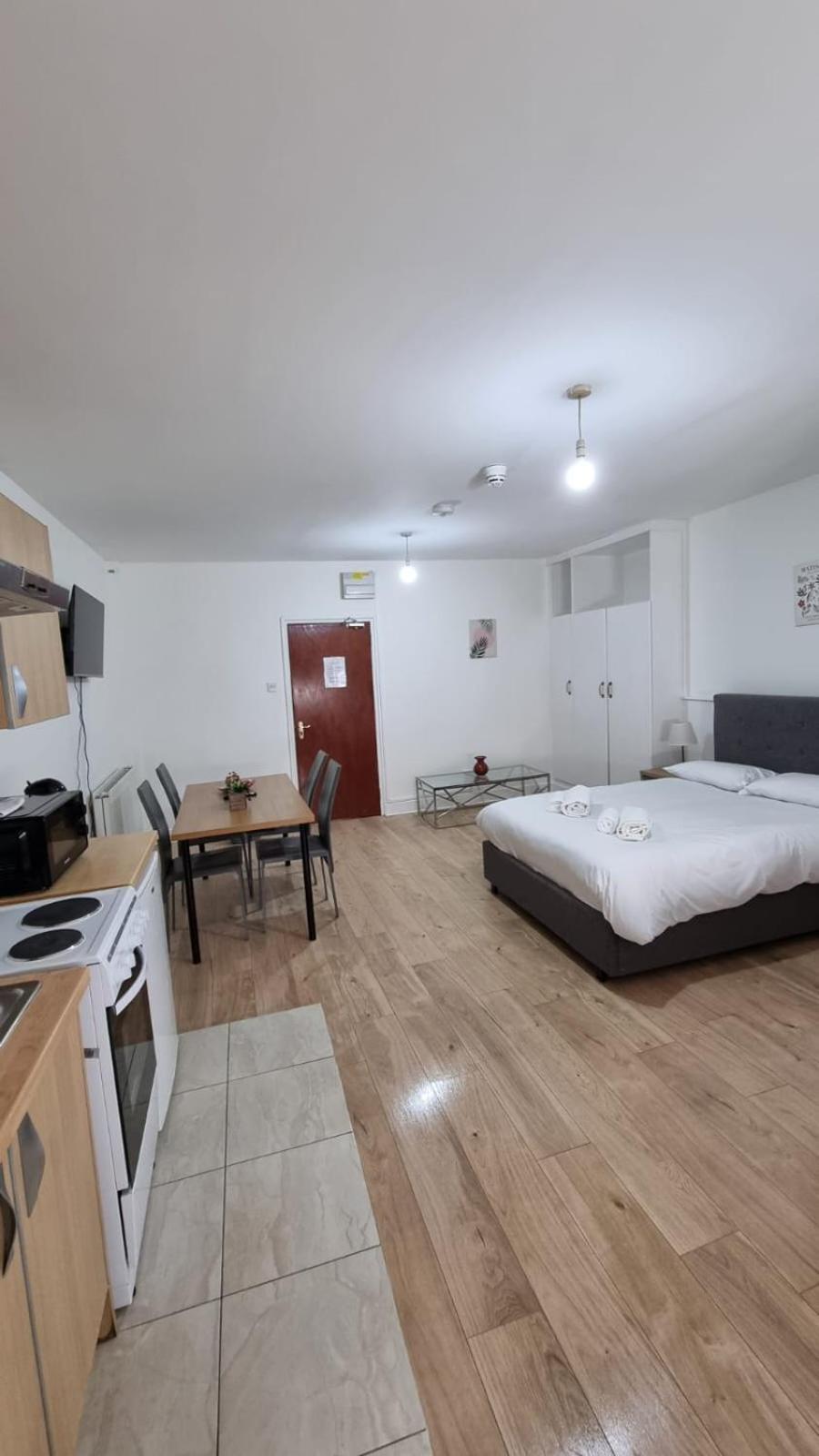 Charmstay Swiss Cottage Londra Dış mekan fotoğraf
